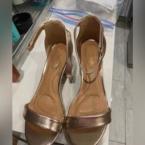 Lane Bryant Rose Gold Low Block Heel Sandal Size 9 Wide Width